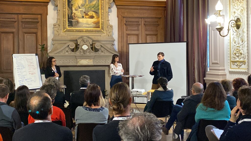 Photo d'une prise de parole concernant la rse enteeprise du CEO de 714 Production lors des Assises de l'éco-production.